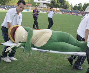 frog-mascot-dies.jpg
